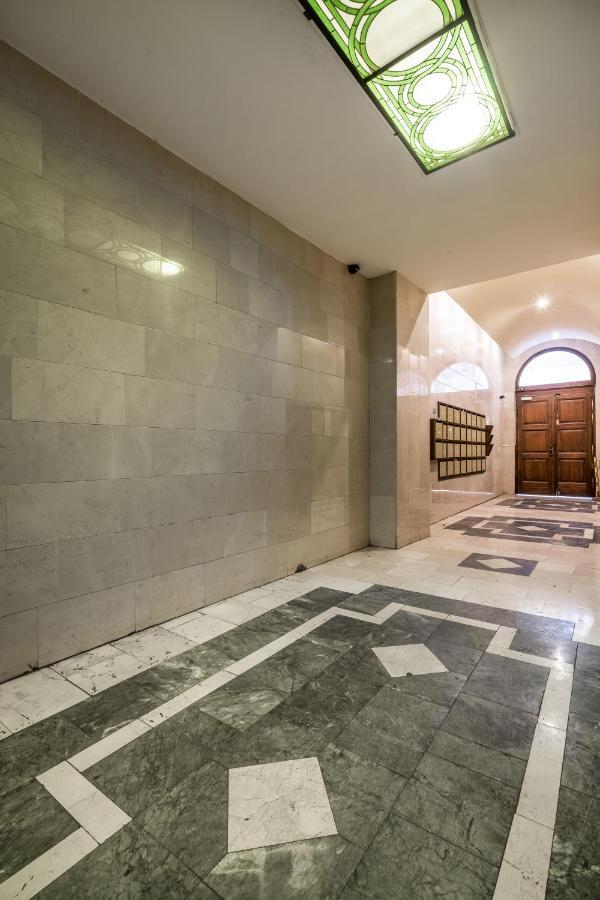 Central Premier Apartment Budapest Esterno foto