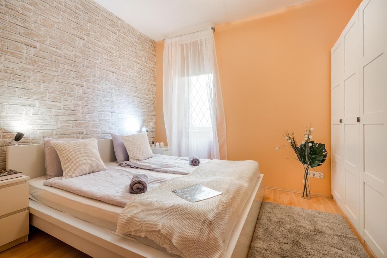 Central Premier Apartment Budapest Esterno foto