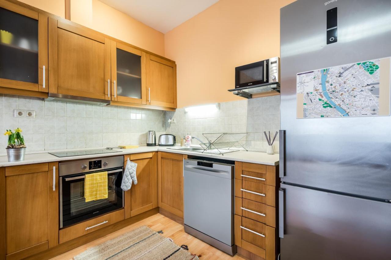 Central Premier Apartment Budapest Esterno foto
