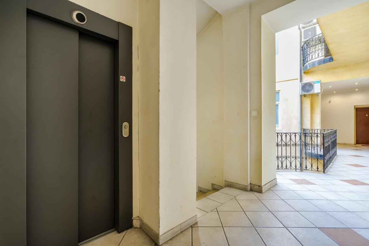 Central Premier Apartment Budapest Esterno foto