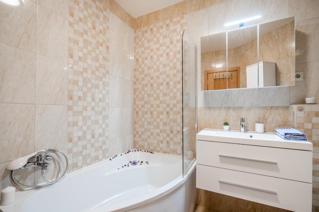 Central Premier Apartment Budapest Esterno foto