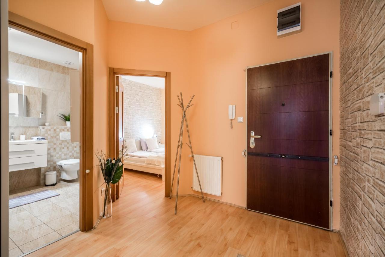 Central Premier Apartment Budapest Esterno foto