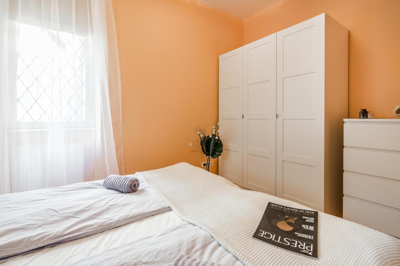Central Premier Apartment Budapest Esterno foto