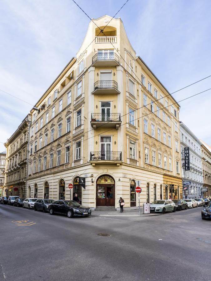 Central Premier Apartment Budapest Esterno foto